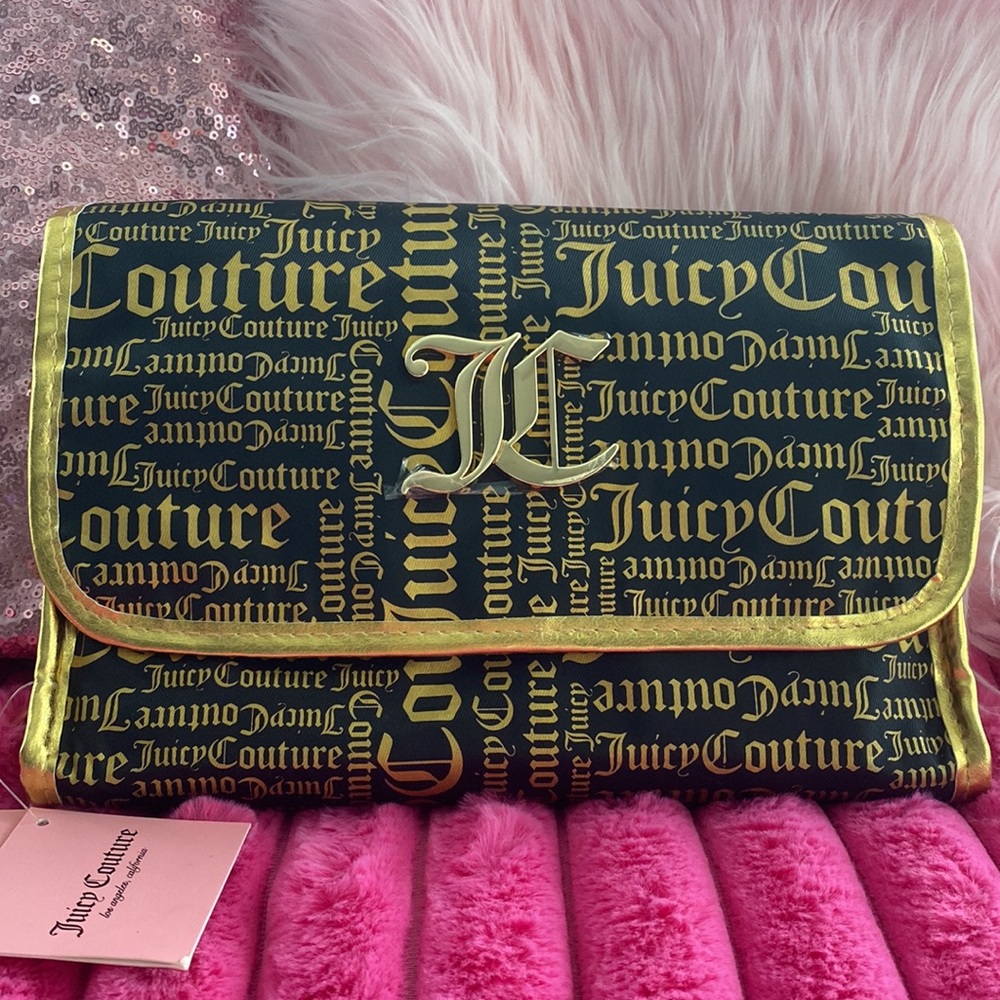 ✨Juicy Couture hanging travel toiletries case NWT✨